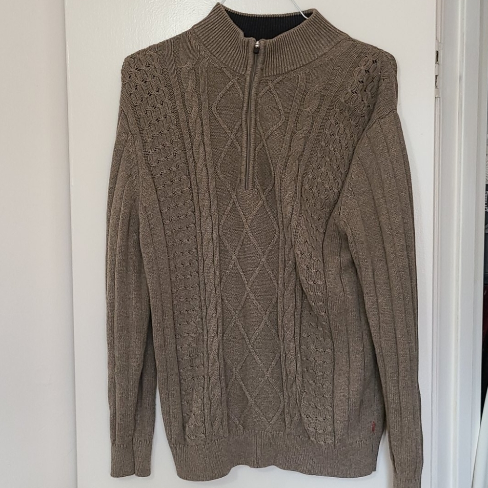 IZOD BROWN SWEATER